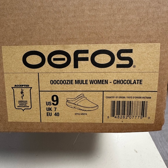 OOFOS Brown Fuzzy Slippers - Picture 5 of 6